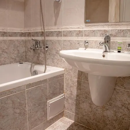 Sunny In Sunny By Flat Mаnаger *